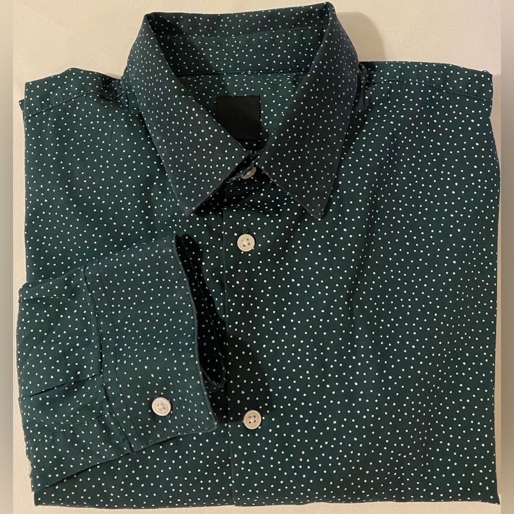 H&M Men’s Slim Fit Button Down Shirt /M